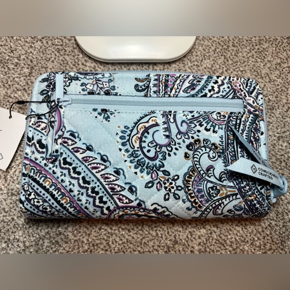Vera Bradley RFID Turnlock Wallet - Picture 3 of 5